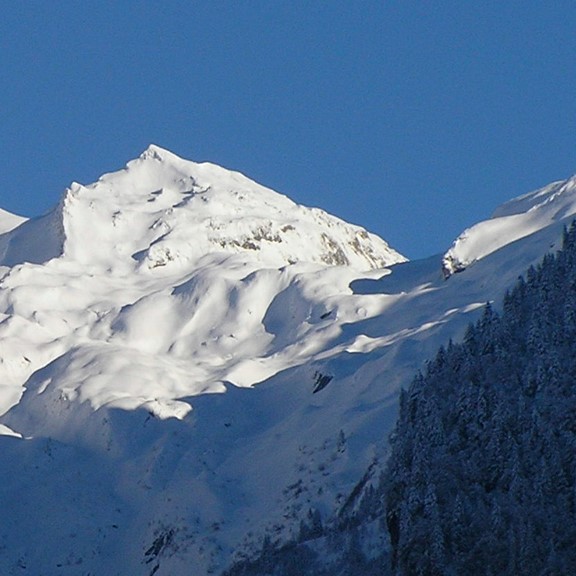 Dents Blanches orientales in Winter in Haut-Giffre